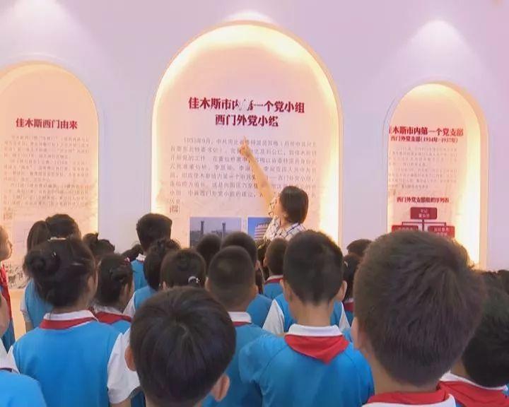 金字塔是怎样建成的？小哥用木块演示全过程，揭开了多年疑惑游戏画面