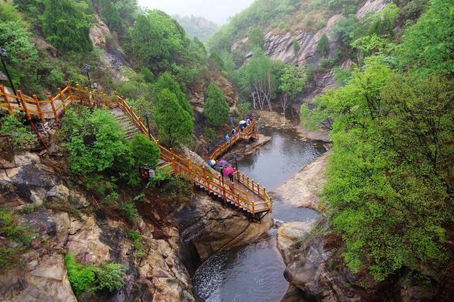 逃出平静乡村